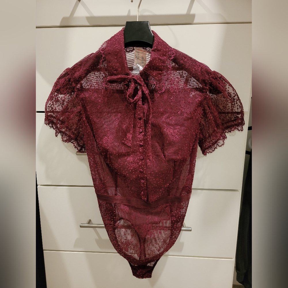 NWT Victoria's Secret Sheer Tie Neck Pussy Bow Blouse Bodysuit Small Maroon